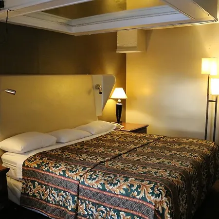 Miami Inn & Suites