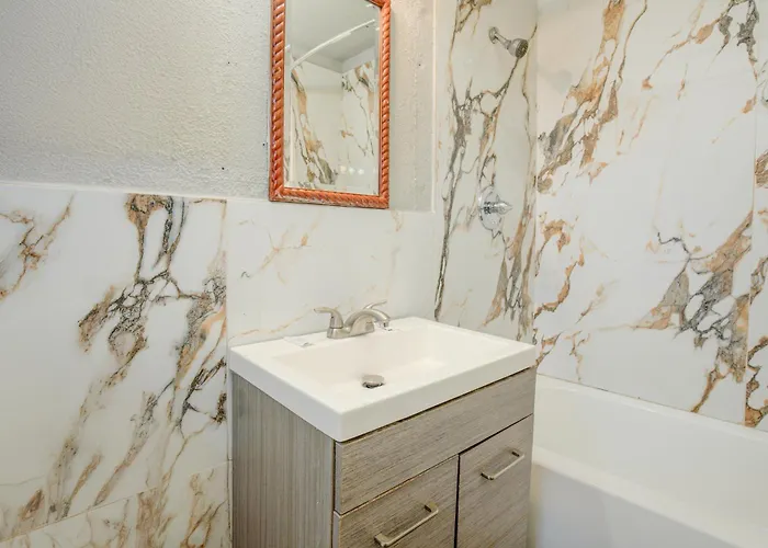 O Miami & Chicago Midway Airport Motel 2*